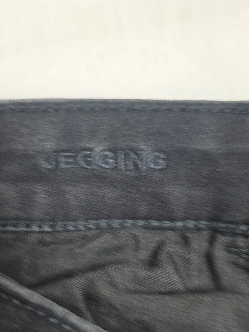 0790 American Eagle Outfitters Black High-Rise Skinny Jeans; 6